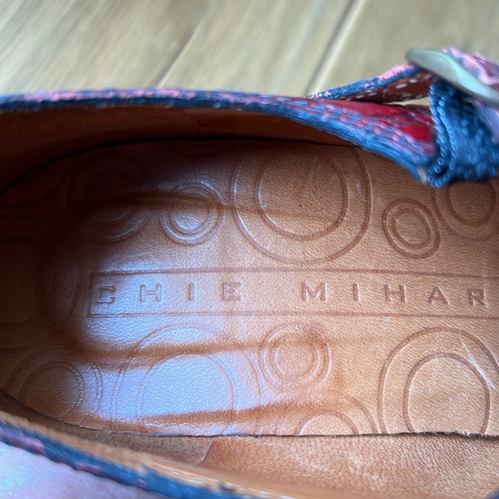 Chi Mihara Embossed Leather Deep Red Platform heels Size 7 1/2 Made in Spain - Picture 11 of 12